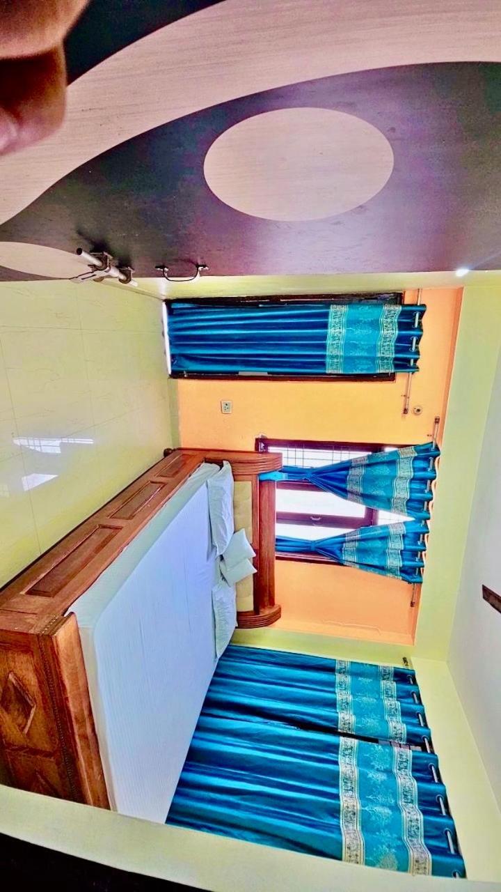 Comfort Homestay Varanasi